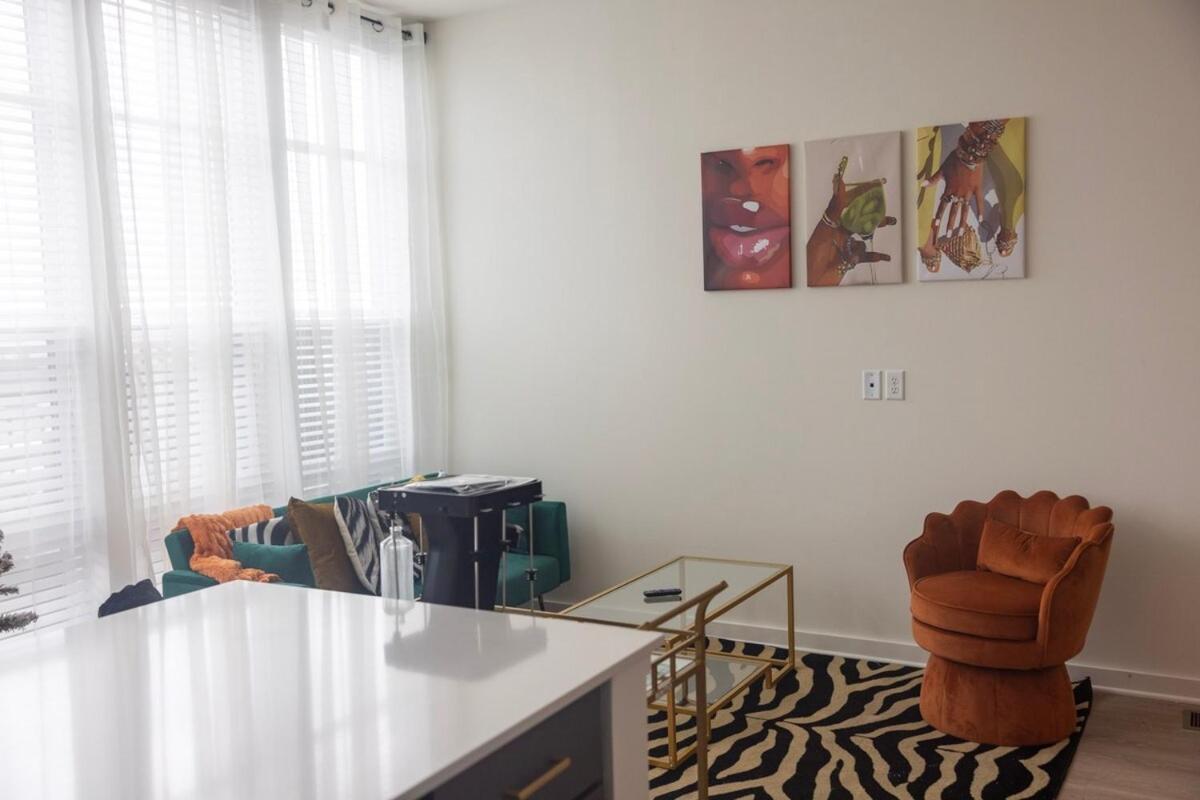 2 Story Penthouse 2 Balconies, Skyline View, Pool